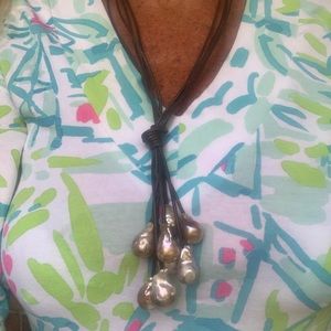 NATURAL PEARL NECKLACE WITH VEGAN LEATHER